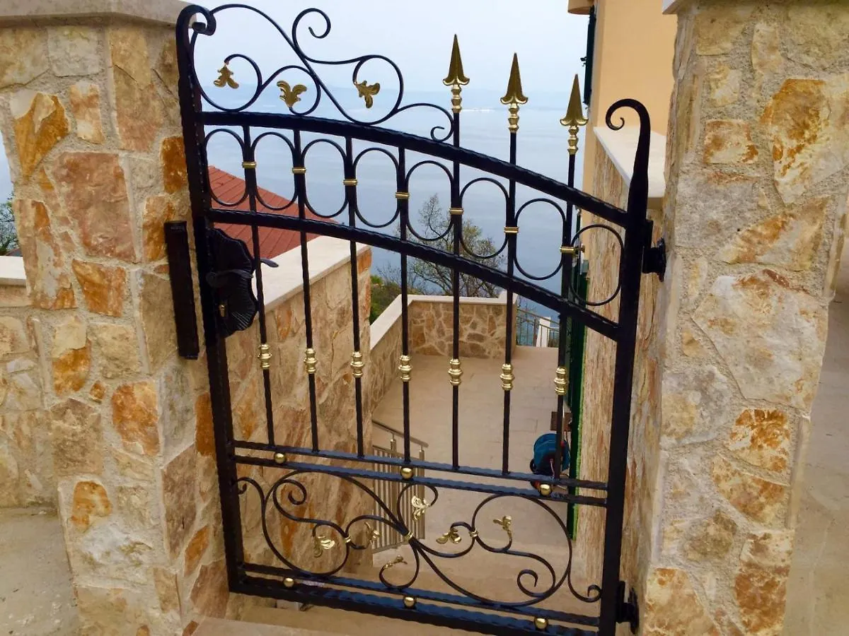 Guest house Villa Sabine Apartment Brioni Medveja